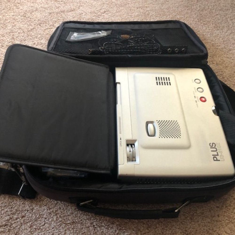 Portable Audio-Video Projector by PLUS - Picture 14 of 14